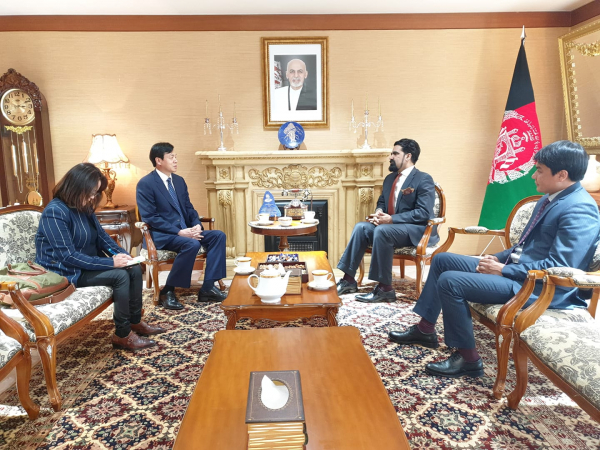 meeting with Honorable Mr. Chin Ki-Hoon, former Ambassador of the Republic of Korea to Kabul
