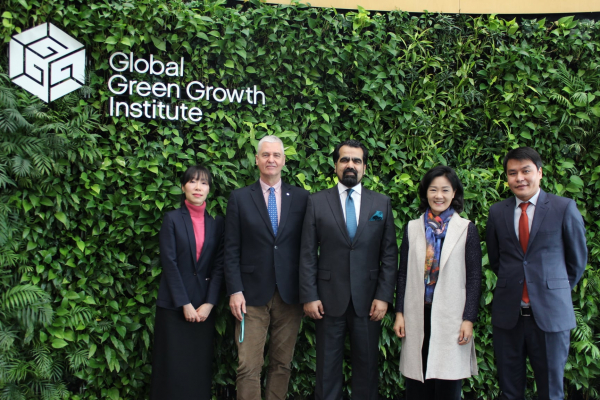 meeting with Mr. Frank Rijsberman Ph.D. Director-General of The Global Green Growth Institute