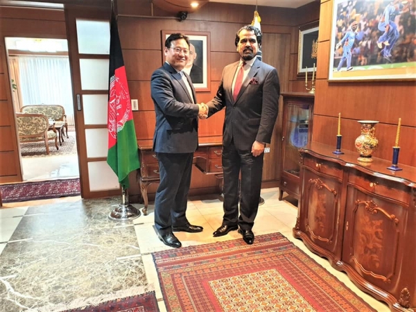 Meeting with the Executive Managing Director of Pulmuone Company