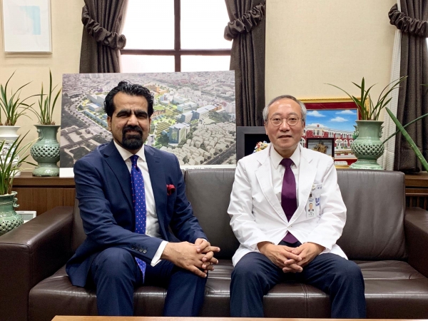 Meeting with the President and CEO of Seoul National University Hospital